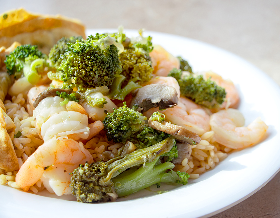 Stir fry with shrimp and broccoli