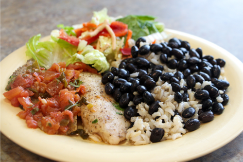 Image of a plate that features lean protein sources made in a dining hall at UGA.