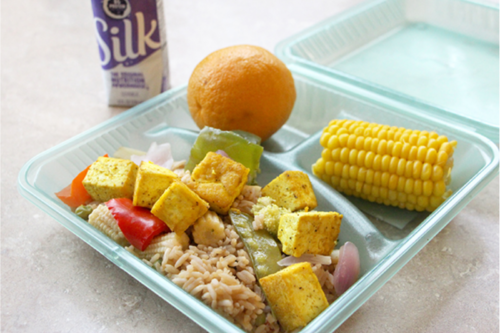 Image of a Bulldog Box filled with vegetarian friendly food from a specific UGA dining hall.