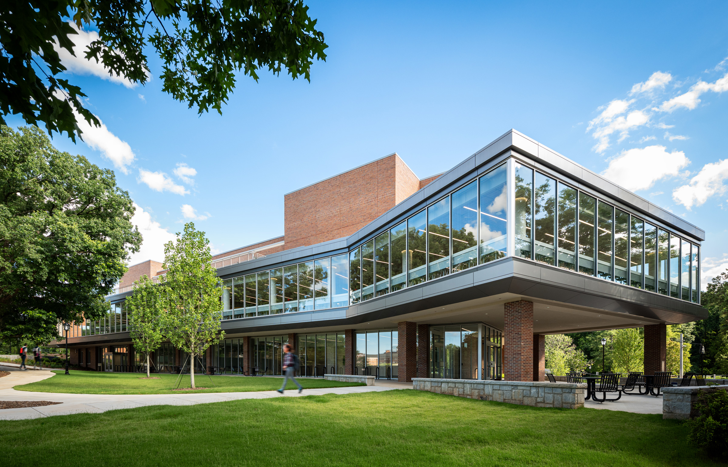 Dining, Learning, and Well-being Center at the University of Georgia exterior view, showcasing the Hillside Dining Commons on the second floor